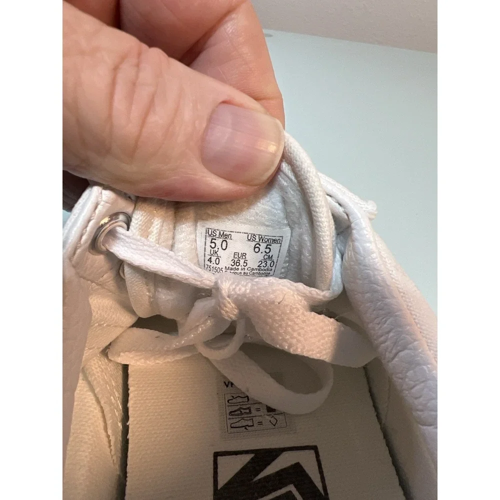 Vans Old Skool Triple White‎ Sneakers Womens 6.5 Clean Classic